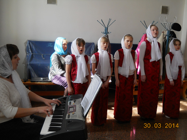 Пасхальный фестиваль среди детских воскресных школ «Хвалите Господа с Небес!»